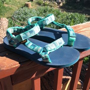 Women’s Universal Aztec Sandals